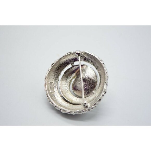 Crown Trifari Faux Pearl Textured Silver Tone Shel - Picture 5 of 5